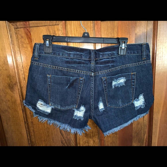 Ripped jean shorts - Picture 2 of 3